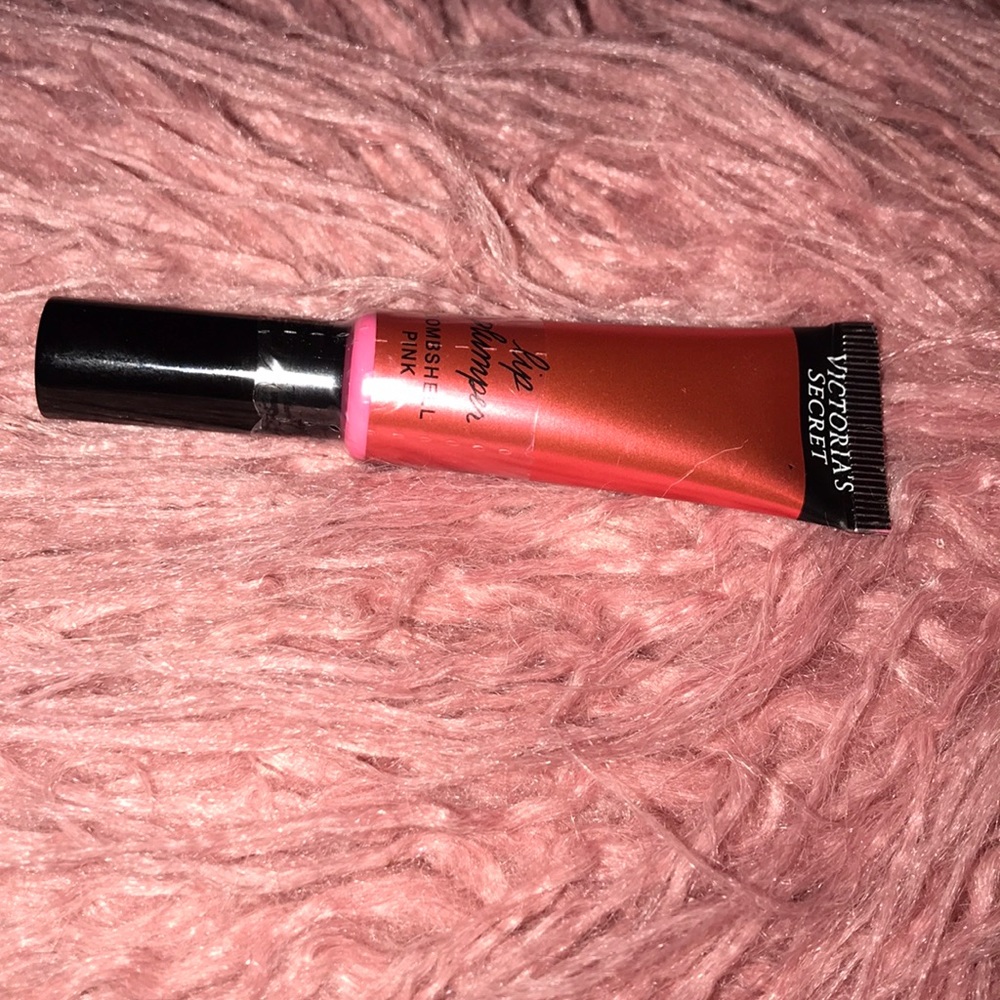 Lip plumper